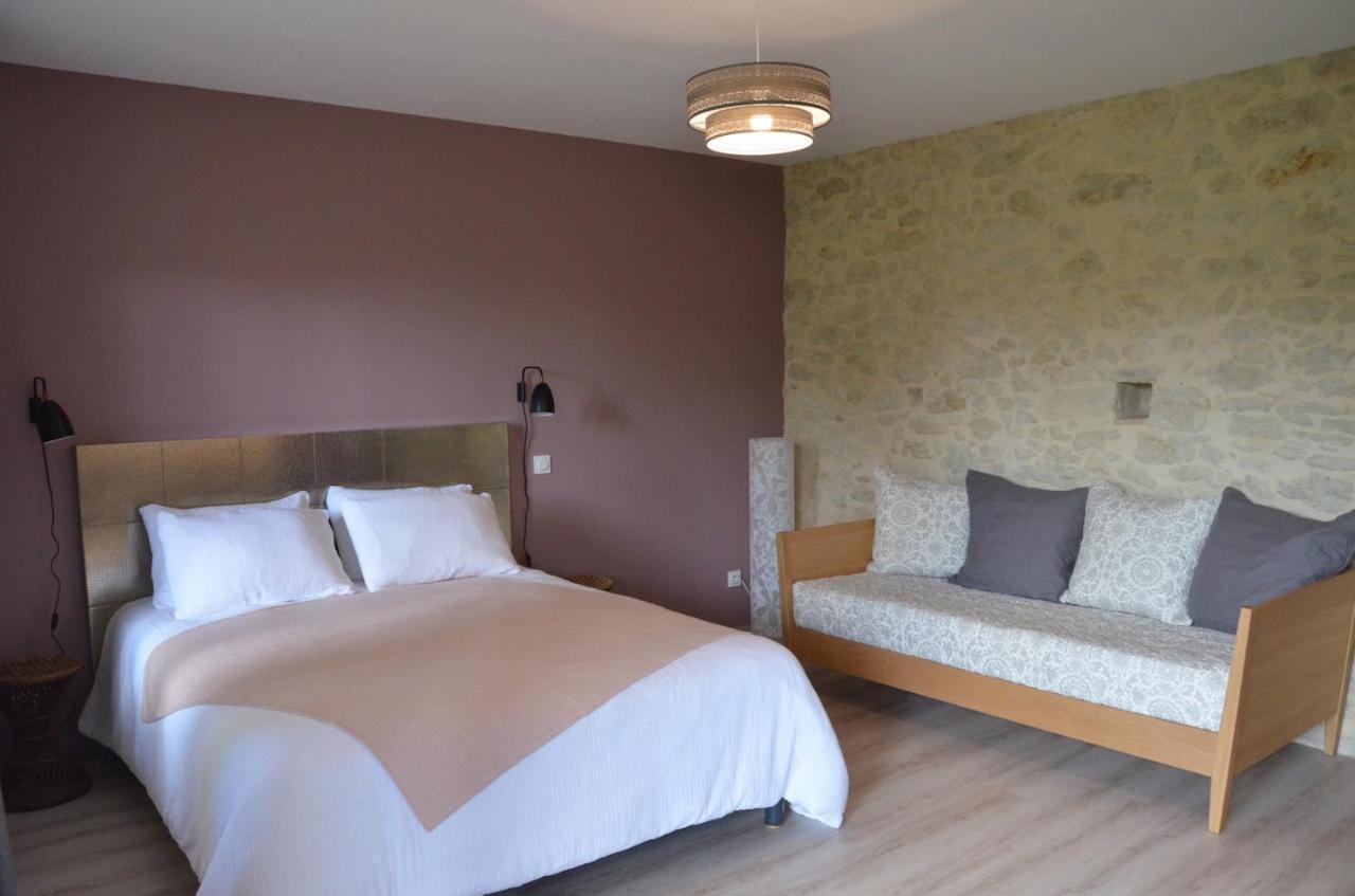 Au Petit Grain Bed & Breakfast Coutures  Екстериор снимка